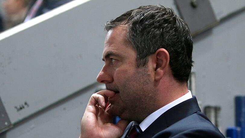 Schwer verletzt: Christian Winkler, der Manager des EHC Red Bull München. Schwer verletzt: Christian Winkler, der Manager des EHC Red Bull München.