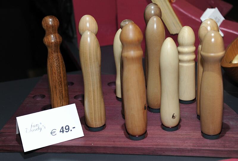 Sex-Toys für jeden Geschmack auf der Erotikmesse "Eros und Amore" in München.