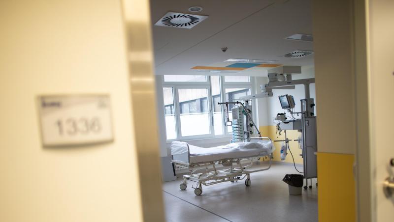 Ein leeres Bett auf der Intensivstation des Prosper Hospitals in Recklinghausen.