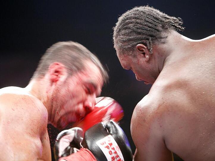 Mehr Punchingball als Bulldozer: Firat Arslan (l.) wurde von Guillermo Jones gedemütigt.