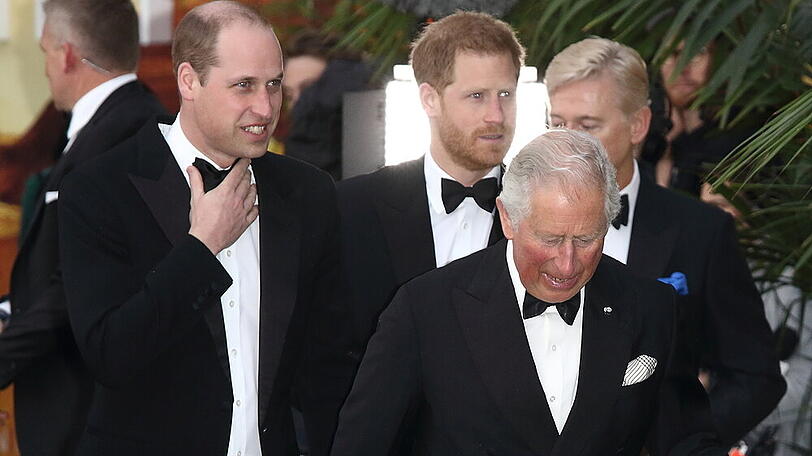 Prinz Charles mit seinen Söhnen William und Harry bei einer Veranstaltung