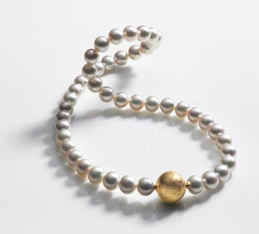 Juwelier Fridrich ist in München der Juwelier mit langer Tradition von exklusiven Trauringen bis zu wertvollen Uhren.