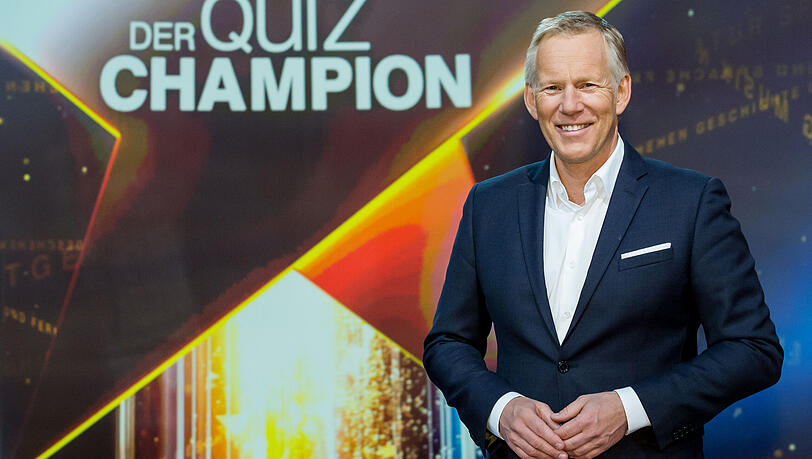 Bei "Der Quiz-Champion" nimmt Johannes B. Kerner prominente Experten in die Mangel. In der neuesten Ausgabe ist Franziska van Almsicks Sport-Wissen gefragt.
