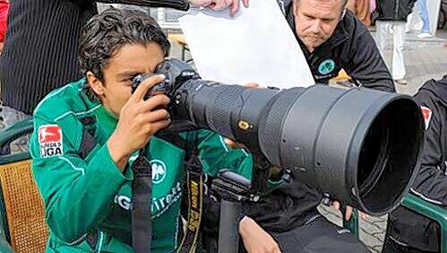 Frust in Tunesien, Bundesliga im Blcikfeld: Sami Allagui. Frust in Tunesien, Bundesliga im Blcikfeld: Sami Allagui.