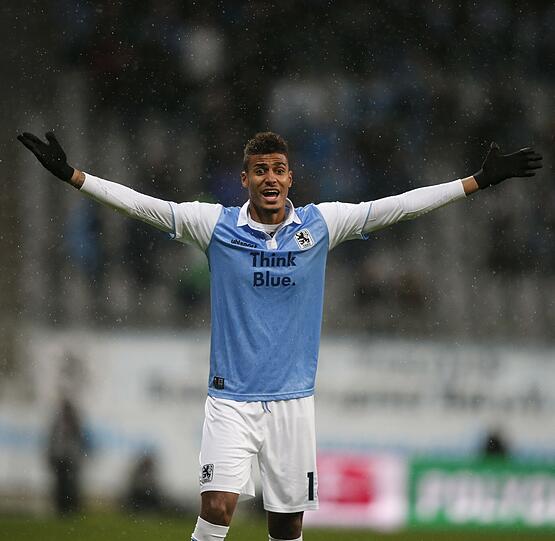 Martin Angha - Note: 5  Junger Spieler mit Potential eines Innenverteidigers, der bei den Löwen als Rechtsverteidiger ausgebildet wird. Spielt dort noch viel zu fahrig und fehlerhaft.