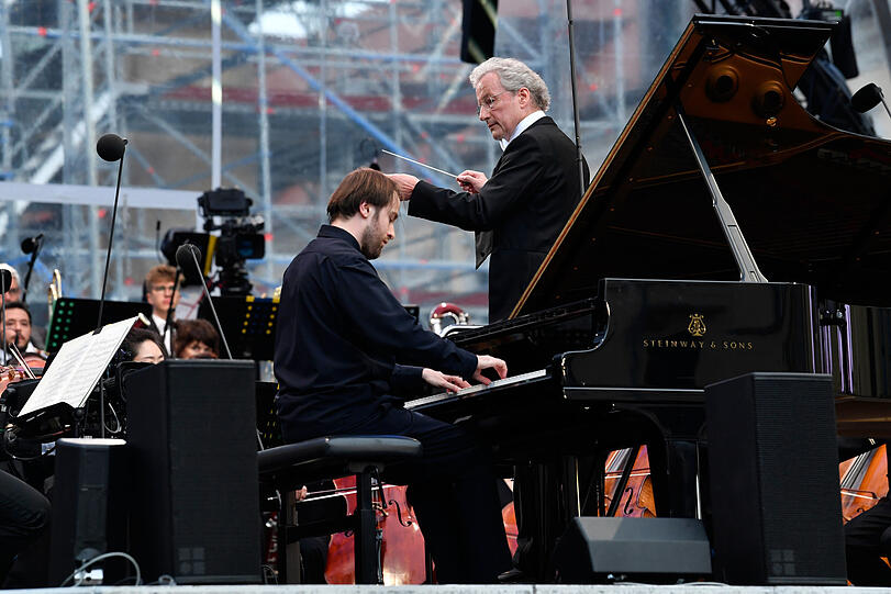 Der Pianist Daniil Trifonov mit dem Dirigenten Franz Welser-Möst.