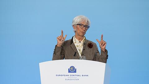 EZB-Präsidentin Lagarde vermeidet Kommentare zu Frankreich, stellt aber klar: Notfalls habe die Notenbank Instrumente in ihrem Werkzeugkasten.