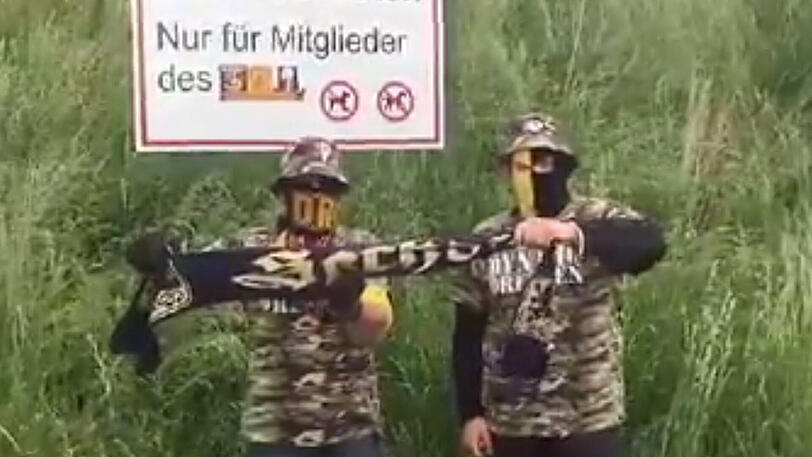 Die beiden Ultras in Aktion.