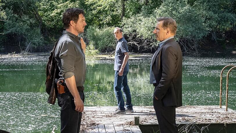 "Tatort: Vergebung": Sebastian Bootz (Felix Klare) und Thorsten Lannert (Richy Müller) am Fundort der Leiche.