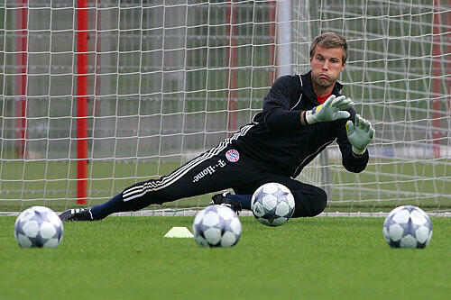 Michael Rensing sollte der Nachfolger von Torwart-Titan Oliver Kahn werden. Die Geschichte lief anders und der Keeper aus Bayerns Nachwuchsabteilung scheiterte letztendlich deutlich (2000 - 2010). Rensing ging über Köln und Leverkusen nach Düsseldorf.