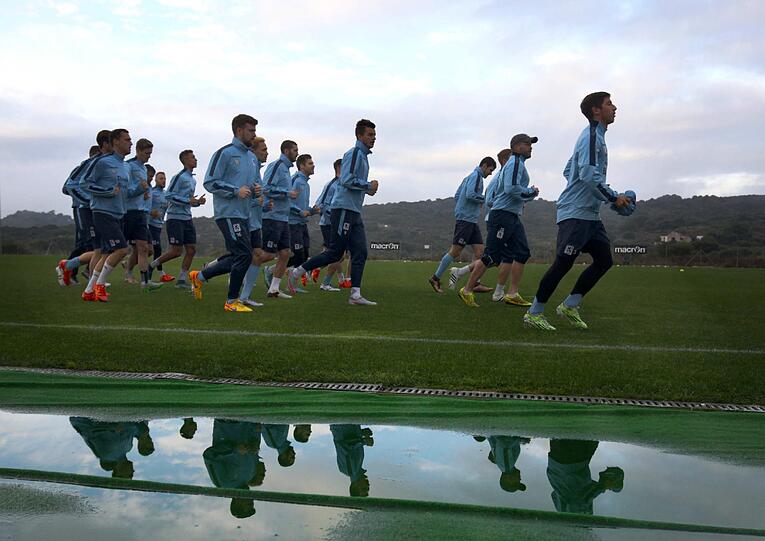 Vormittagstraining im Regen, Ankunft von Oberlöwe Peter Cassalette, kräfteraubender Zirkel am Nachmittag: Sehen Sie hier die Bilder vom dritten Tag des TSV 1860 in Estepona.