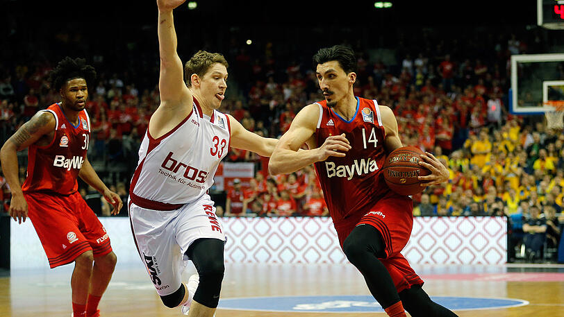 Szene von Nihad Djedovic aus dem Pokalfinale gegen Bamberg.