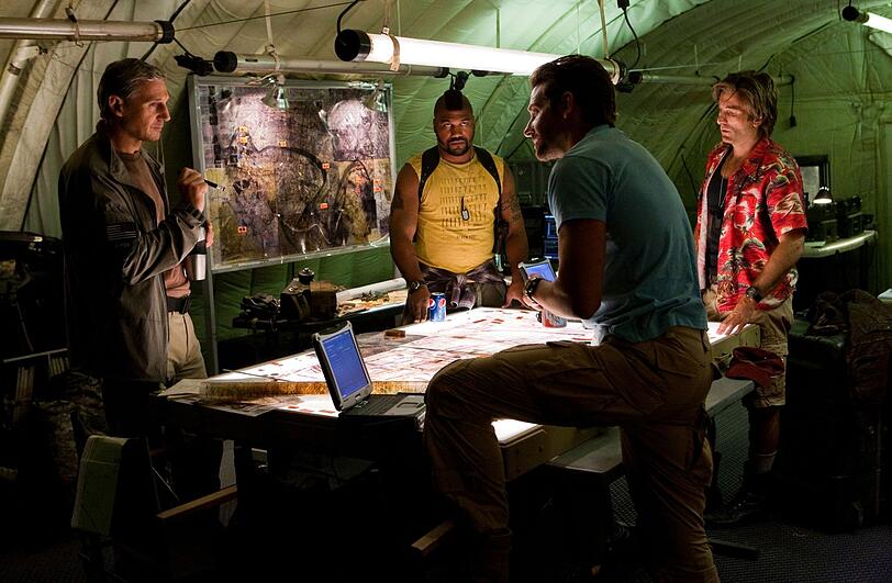 Das neue "A-Team" setzt auf handfeste Action, von links: Liam Neeson als Hannibal Smith, Quinton "Rampage" Jackson als B.A. Baracus, Bradley Cooper als Templeton "Face" Peck und Sharlto Copley als "Howling Mad" Murdock.