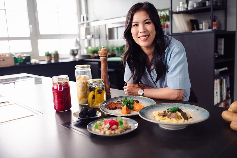 Mai Thi Nguyen-Kim will nicht nur genießen. Sie möchte auch genau wissen, wie die Geschmacksnuancen zustande kommen. Mai Thi Nguyen-Kim will nicht nur genießen. Sie möchte auch genau wissen, wie die Geschmacksnuancen zustande kommen.