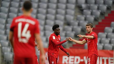 Zwei, die sich verstehen: Müller und Davies (r.).