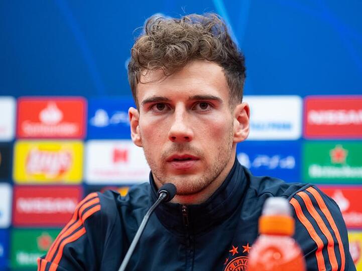 Leon Goretzka wundert sich über das System der EM-Gruppenauslosung.