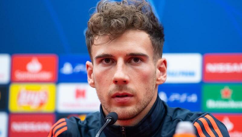 Leon Goretzka wundert sich über das System der EM-Gruppenauslosung. Leon Goretzka wundert sich über das System der EM-Gruppenauslosung.