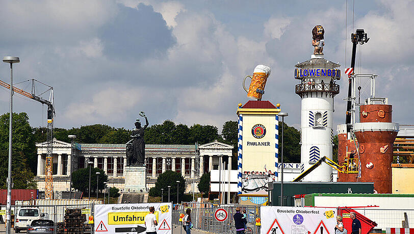 Nichtmal mehr einen Monat warten, dann ist es wieder soweit: Neue Bilder vom Wiesn-Aufbau. Nichtmal mehr einen Monat warten, dann ist es wieder soweit: Neue Bilder vom Wiesn-Aufbau.