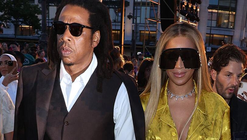Jay-Z und Beyoncé unterstützten ihren Musikerfreund Pharrell Williams bei seinem neuen Job.