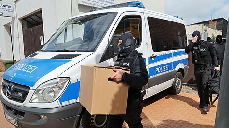 Die Polizei durchsuchte im Mai 2025 Geb&auml;ude in mehreren Bundesl&auml;ndern. (Archivbild)