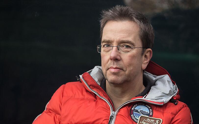 Könnte ein Mensch wirklich eine Stunde lang in einem Wal überleben? Dr. Mario Ludwig, bekannt als "Experte für alles Tierische", erklärt es. Könnte ein Mensch wirklich eine Stunde lang in einem Wal überleben? Dr. Mario Ludwig, bekannt als "Experte für alles Tierische", erklärt es.