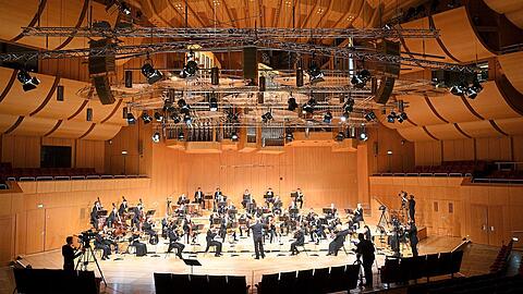 Die Münchner Philharmoniker unter Valery Gergiev im Juni bei Aufnahmen zu einem Livestream im Gasteig.