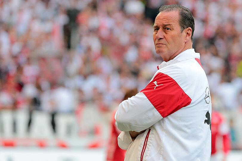 Das Team von Trainer Huub Stevens ist mit 30 Punkten Tabellenletzter. Foto: Bernd Weißbrod