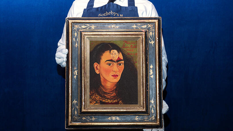 Ein Selbstporträt der mexikanischen Künstlerin Frida Kahlo (1907-1954) könnte bei einer Auktion in New York mehr als 30 Millionen Dollar (etwa 25 Millionen Euro) einbringen.