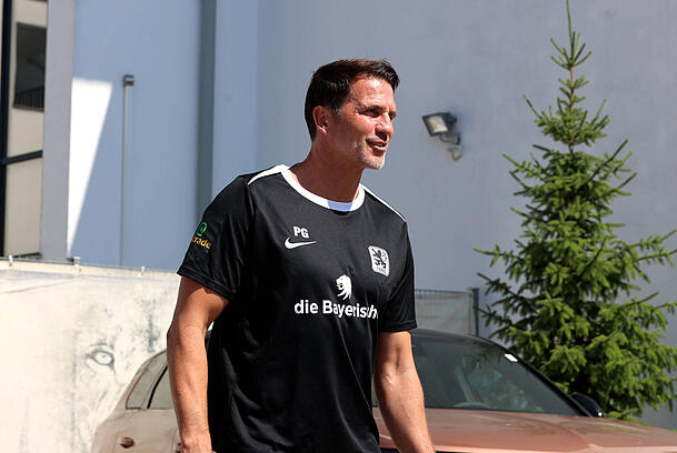 Starkes Trainerlob für die neue Nummer eins: "Er ist auch ein guter Typ, tut der Kabine gut, hat ein richtiges Maß an Lockerheit und Ernsthaftigkeit", sagt Patrick Glöckner über Thomas Dähne. Starkes Trainerlob für die neue Nummer eins: "Er ist auch ein guter Typ, tut der Kabine gut, hat ein richtiges Maß an Lockerheit und Ernsthaftigkeit", sagt Patrick Glöckner über Thomas Dähne.