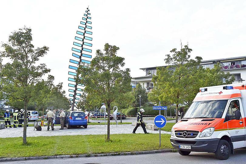 Das Kunstwerk in Haar: Im August 2014 raste hier ein 26-Jähriger hinein.