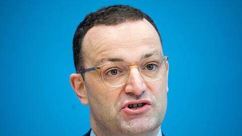 CDU-Politiker Jens Spahn wirbt für eine Auswahl von Flüchtlingen durch das Flüchtlingswerk.