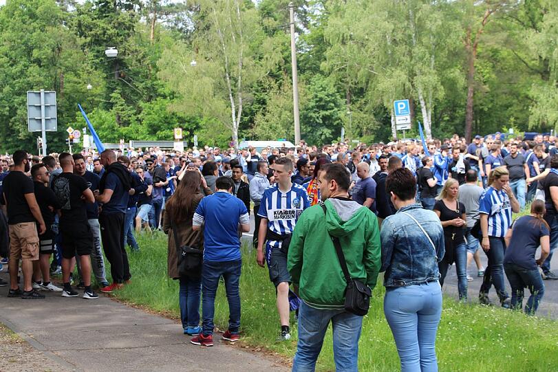 Die ersten Bilder aus Karlsruhe.