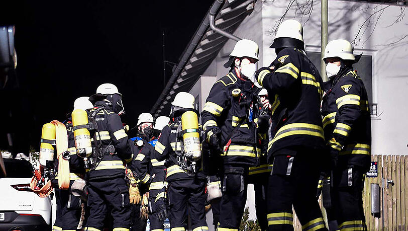 Die Berufsfeuerwehr bei ihrem Einsatz in der Stradellastraße in Bogenhausen. Die Berufsfeuerwehr bei ihrem Einsatz in der Stradellastraße in Bogenhausen.