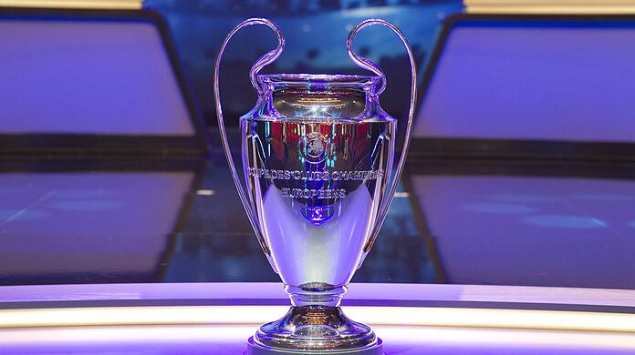 Diesen Pott wollen die Bayern am Ende der Saison in die Luft stemmen: Die Champions-League-Troph&auml;e.