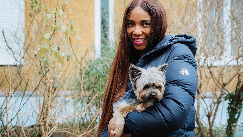 Nach 13 Tagen in der Wildnis der Stadt kehrt Lily wohlauf zu ihrer Besitzerin Joelma Araujo zurück. Außer einem Kilo Gewicht fehlt ihr glücklicherweise nichts.