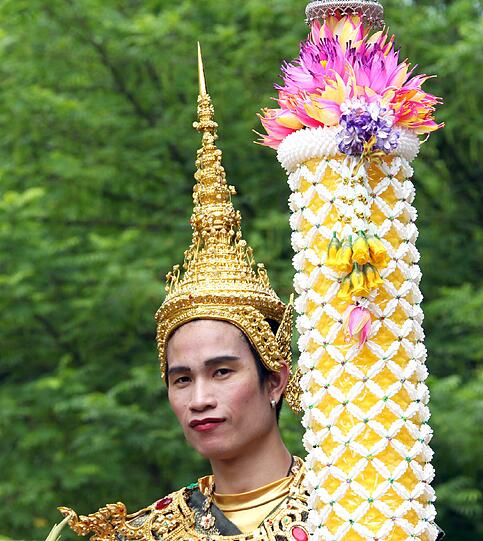 Bayerische Fahnen und buddhistische Mönche: Das Khao Pansa-Fest brachte asiatisches Flair in den Westpark.