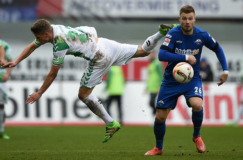 Paderborn kann auch nach derm Aus von Stephan Effenberg nicht gewinnen.