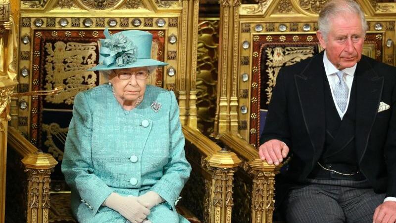 Queen Elisabeth II. und ihr Sohn Prinz Charles.