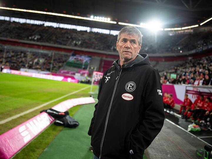 Wartet auf ein Vertragsanbgebot: Fortuna-Coach Friedhelm Funkel.