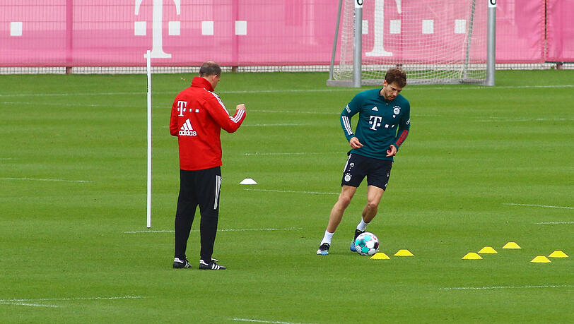 Leon Goretzka trainiert individuell mit Fitnesstrainer Holger Broich. (Archivbild) Leon Goretzka trainiert individuell mit Fitnesstrainer Holger Broich. (Archivbild)