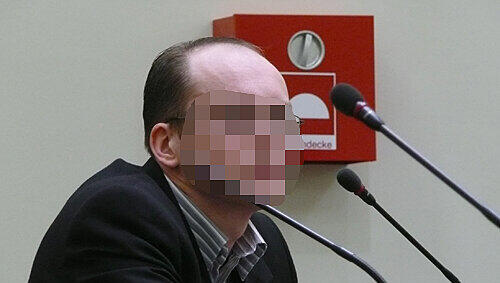 Angeklagt: Finanzwirt Norbert A. (31). Angeklagt: Finanzwirt Norbert A. (31).