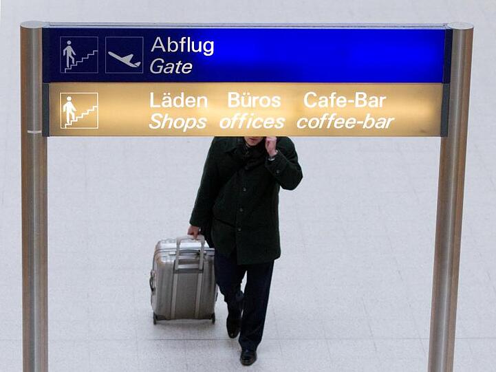 Wegen der kritisierten Klauseln dürfen Passagiere, die einen Teil der Route nicht nutzen, den Rückflug oder weitere Teilstrecken bei vielen Fluggesellschaften derzeit nicht antreten.