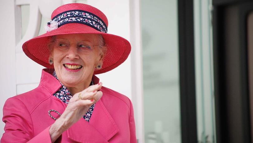 Königin Margrethe II. hat Grund zum Lachen: Im Gegensatz zum Vorjahr verbringen ihre Söhne samt Familien Weihnachten wieder mit ihr zusammen.