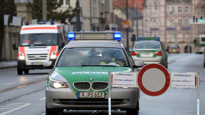 An Weihnachten 2016 wurden weite Teile der Augsburger Innenstadt für eine Bombenentschärfung gesperrt. Nun wurde wieder ein großer Blindgänger entdeckt, eine Entschärfung war aber nicht nötig. (Archivbild) An Weihnachten 2016 wurden weite Teile der Augsburger Innenstadt für eine Bombenentschärfung gesperrt. Nun wurde wieder ein großer Blindgänger entdeckt, eine Entschärfung war aber nicht nötig. (Archivbild)