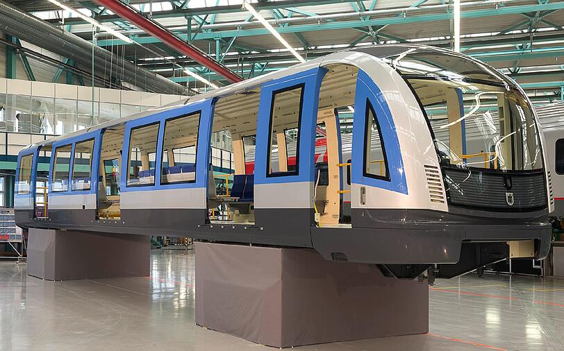 Im typischen MVG-Blau: Der Zug im Siemens-Werk in Wien.