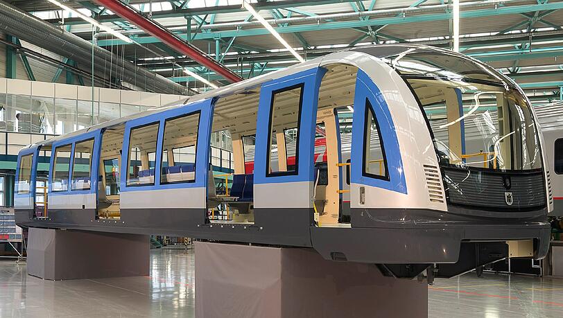 Im typischen MVG-Blau: Der Zug im Siemens-Werk in Wien.