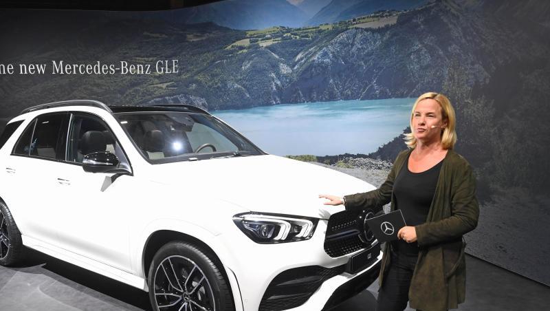 Daimler-Vertriebsvorständin Britta Seeger: "Wir sehen ein hohes Interesse im Online-Bereich." Daimler-Vertriebsvorständin Britta Seeger: "Wir sehen ein hohes Interesse im Online-Bereich."