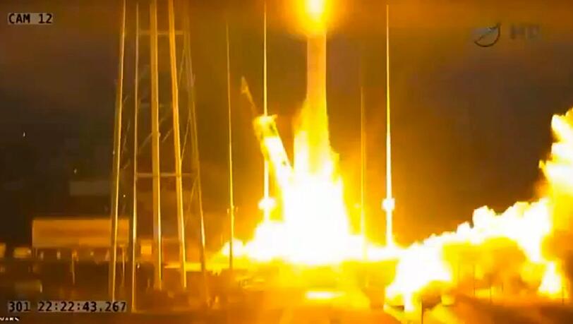 Rakete mit US-Raumfrachter «Cygnus» explodiert bei Start zur ISS: Die Bilder... Rakete mit US-Raumfrachter «Cygnus» explodiert bei Start zur ISS: Die Bilder...