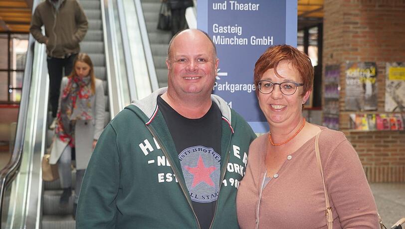 Andy Nichol und Kirstyne Nichol haben gerade den Sprachtest am Gasteig hinter sich. Andy Nichol und Kirstyne Nichol haben gerade den Sprachtest am Gasteig hinter sich.
