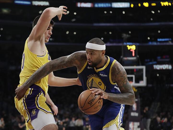 War erst im Sommer zu den Lakers gewechselt: DeMarcus Cousins (r).